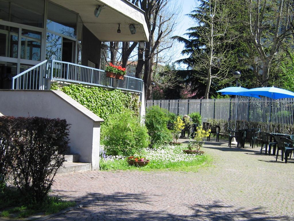 Ostello Aig Piero Rotta Milano Exterior foto